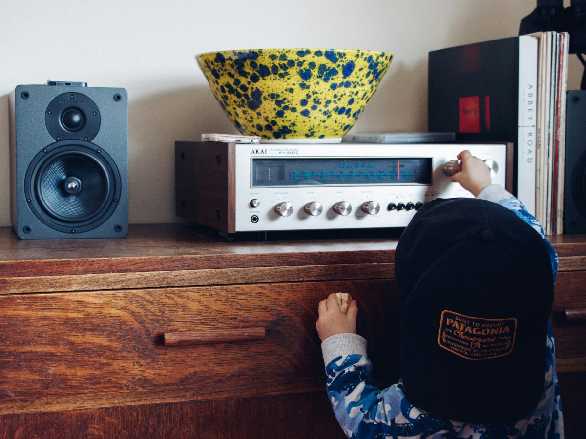 Korvaavatko synteettiset äänilukijat lopulta radion uutisjuontajat?